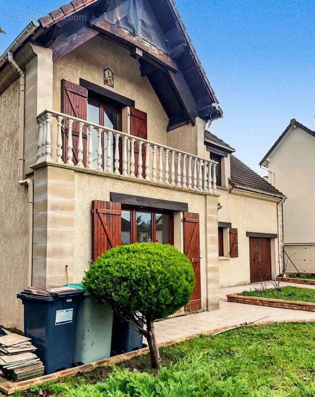 Maison à COMBS-LA-VILLE