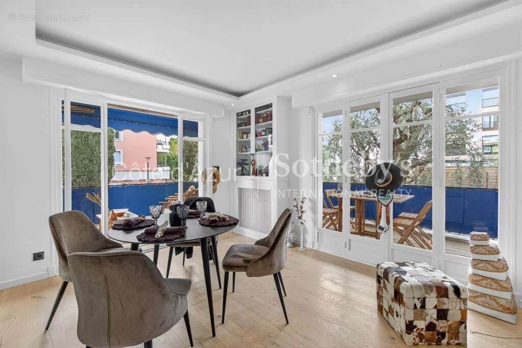 Appartement à LE CANNET