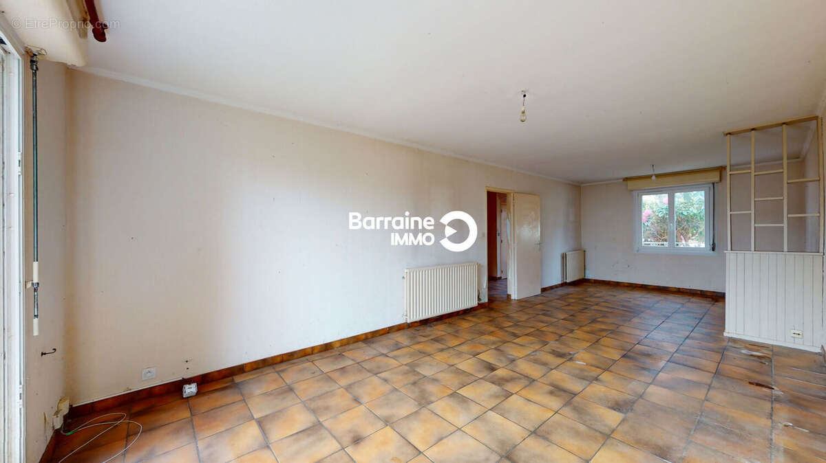 BARRAINE IMMO : A VENDRE - Maison 5 pièces à Brest - Secteur Cavale Blanche PZ00341-FL - photo 3