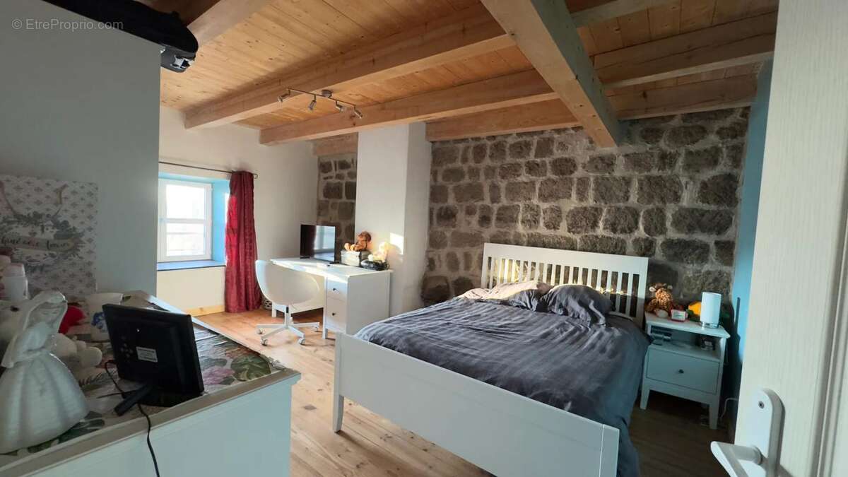 Maison à SAINT-AGREVE