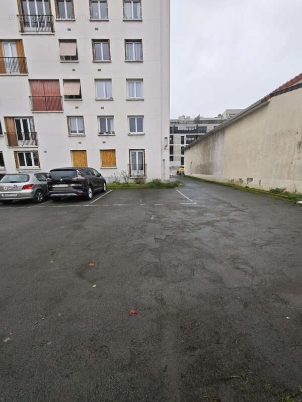 Parking à DRANCY