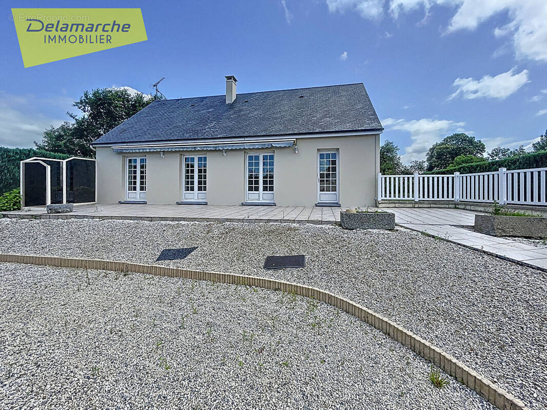 Maison à SAINT-JEAN-DES-CHAMPS