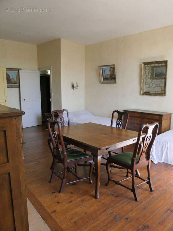 Propriété rare, destinée aux amoureux de belles demeures et de lieux de vie hors du commun ! - photo 8