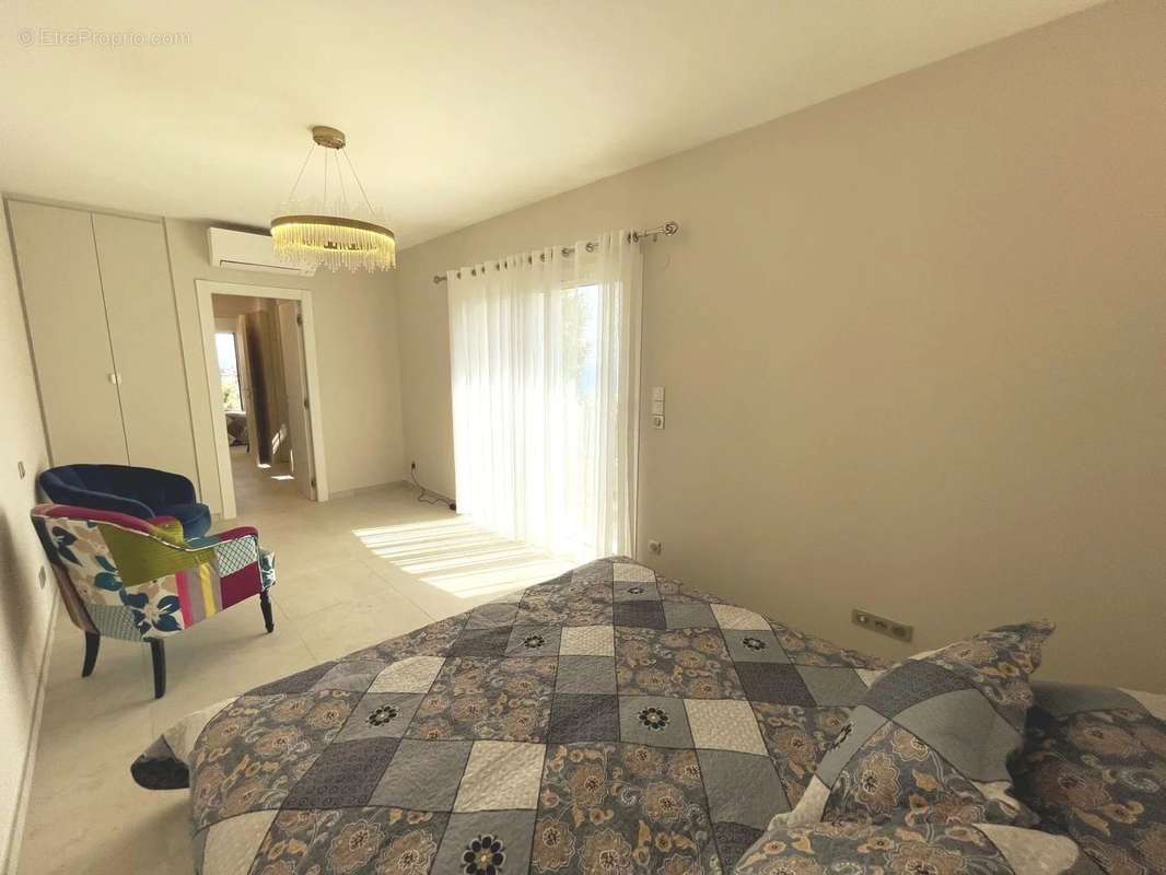 Maison à THEOULE-SUR-MER