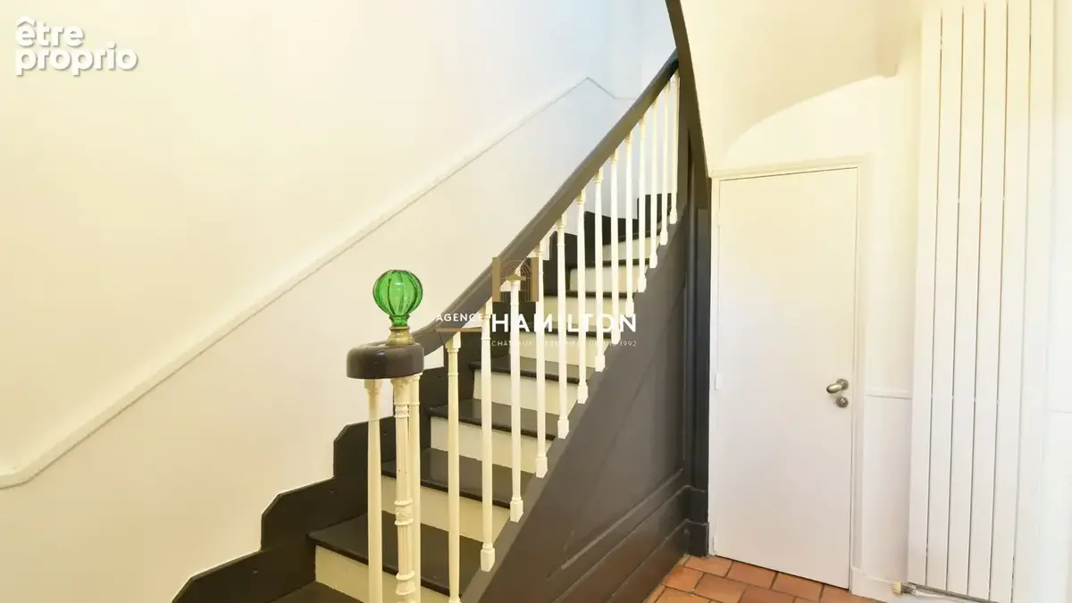 Maison bourgeoise avec jardin intimiste, garage, piscine - photo 8