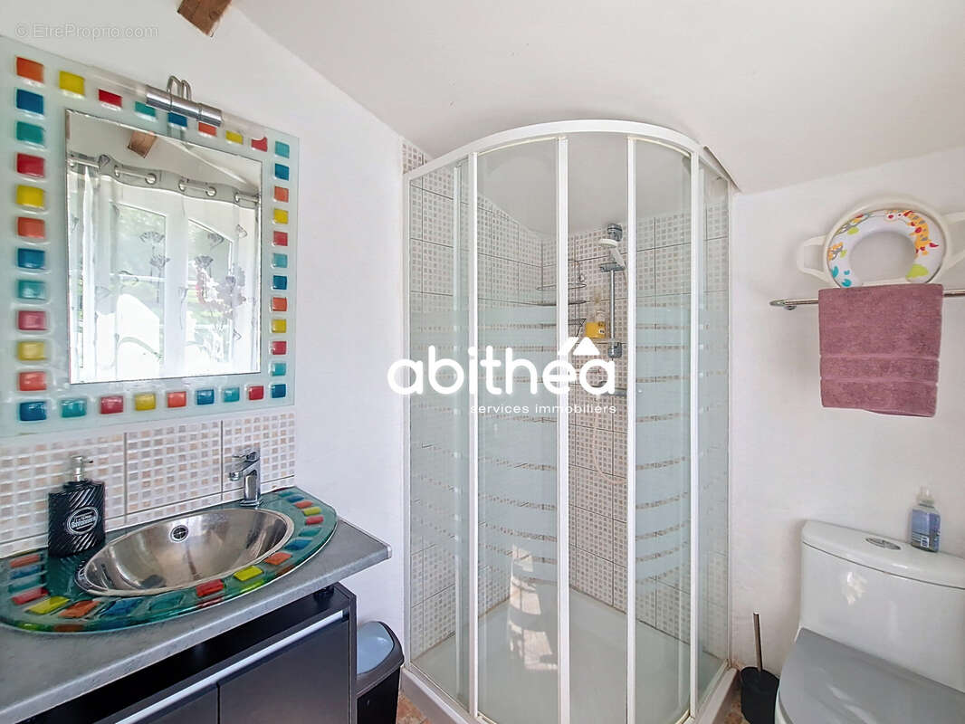 Maison à SAINT-GENIS-DE-SAINTONGE