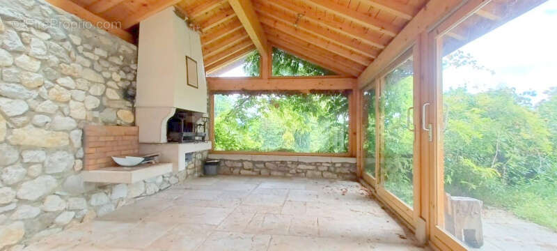 Maison 6 pièces avec piscine et terrain - photo 10