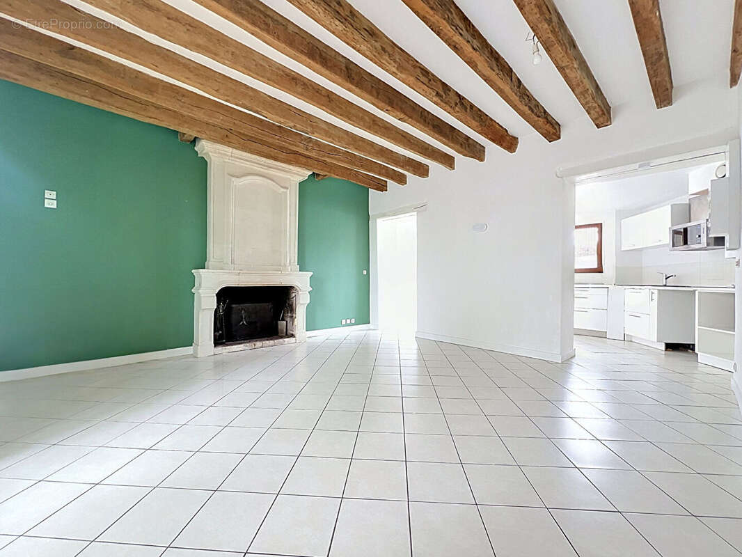 Maison 3 chambres avec 3 studios indépendants loués et un garage - photo 2