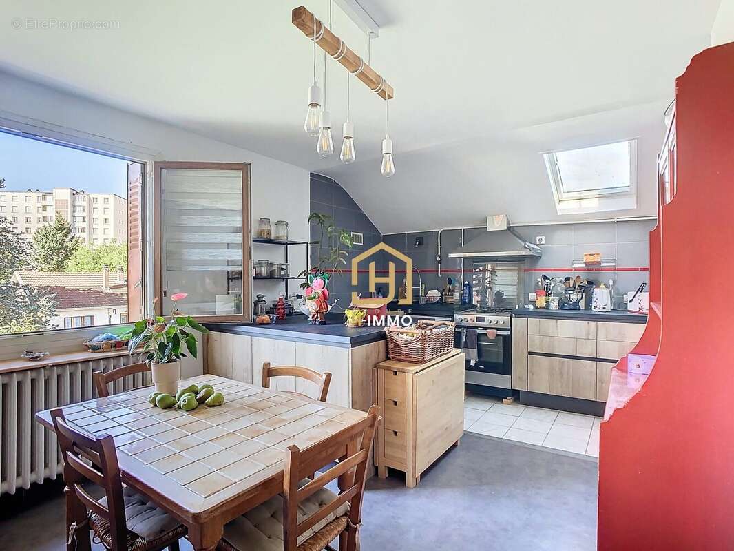 T3 2e étage - Maison à SAINT-MARTIN-D'HERES