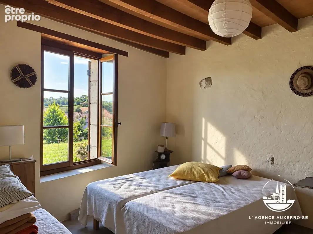 Ouanne  maison de caractère avec dépendances, au calme et vue sur la campagne - photo 7