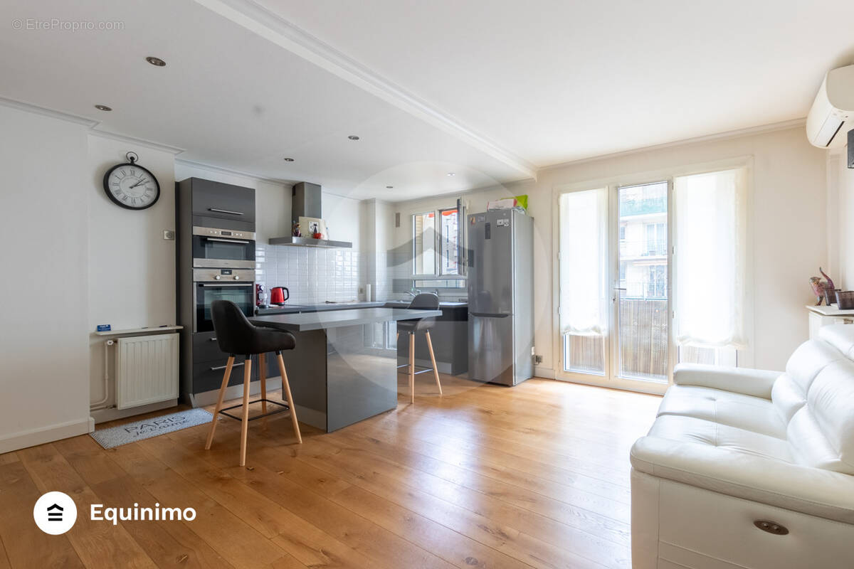 Appartement à NEUILLY-SUR-SEINE