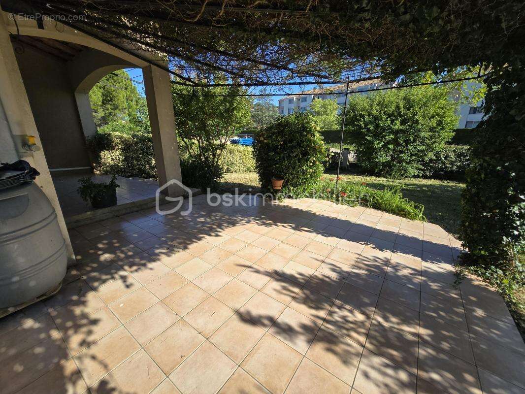 Appartement à SAINT-PAUL-TROIS-CHATEAUX