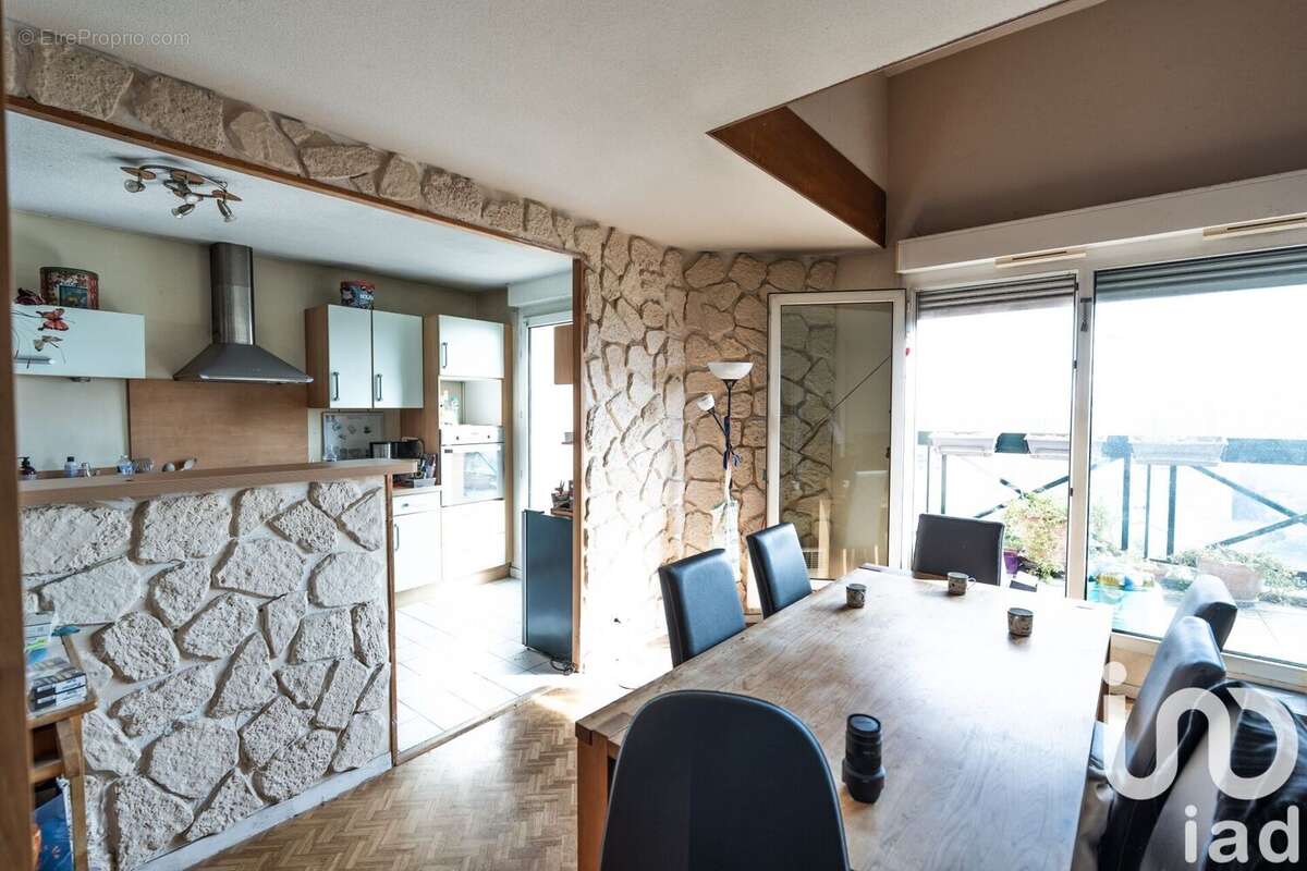 Photo 2 - Appartement à LYON-8E