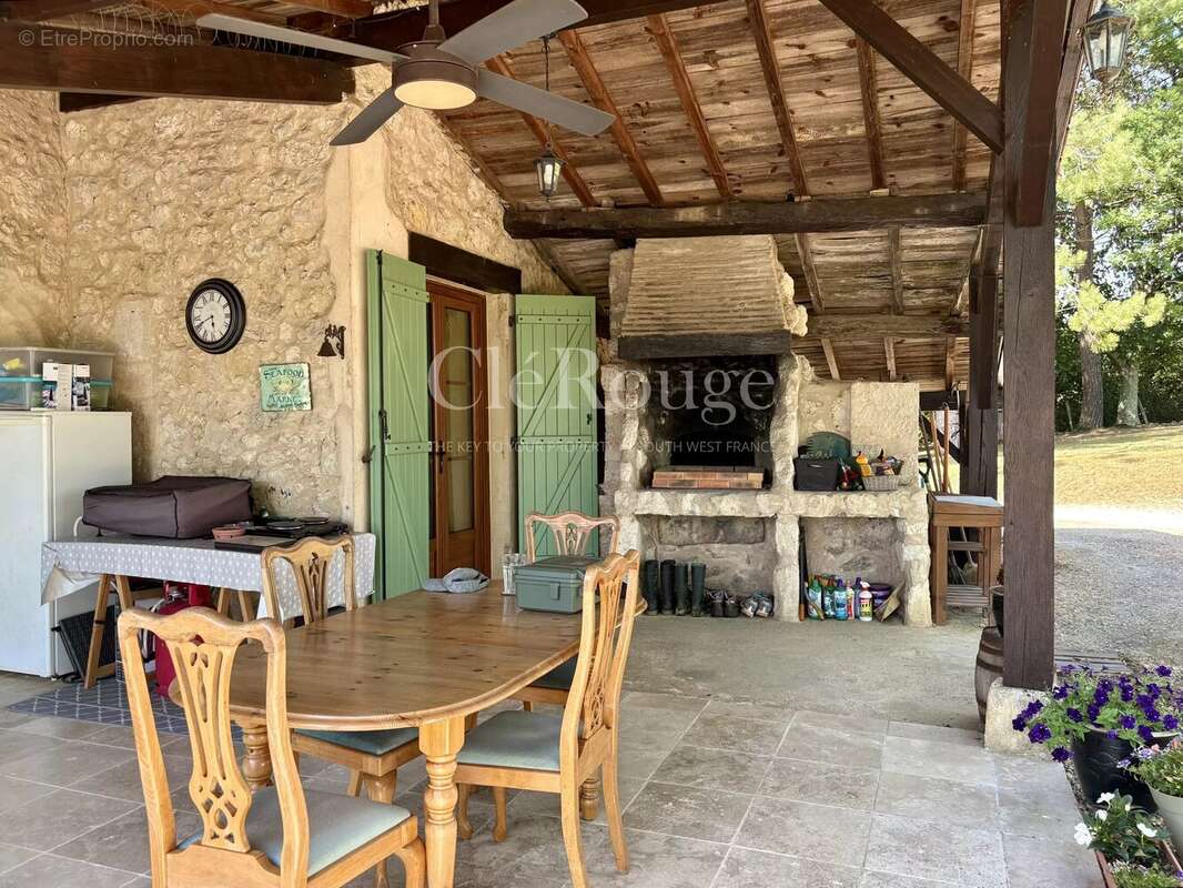 Belle demeure en pierre rénovée avec piscine chauffée et vue panoramique sur la campagne - photo 24