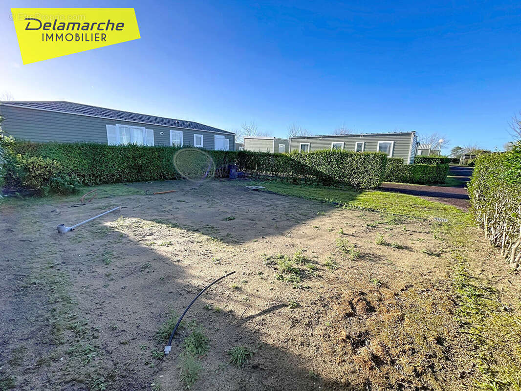 Terrain à MONTMARTIN-SUR-MER