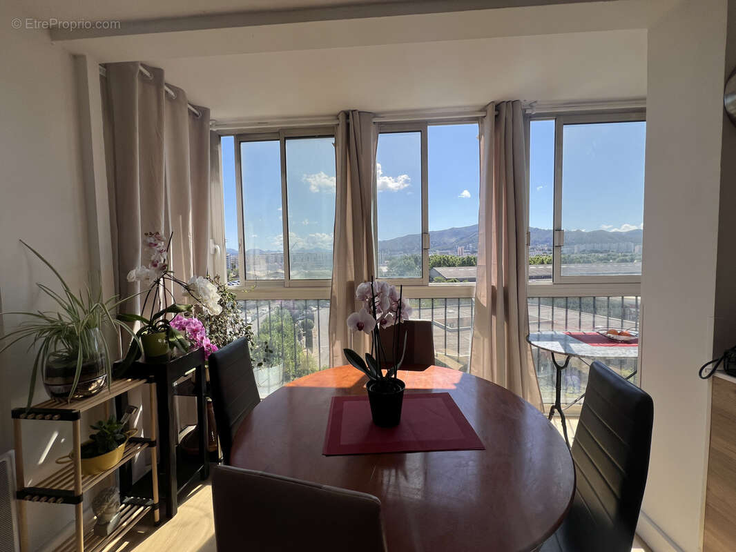 Appartement à MARSEILLE-10E