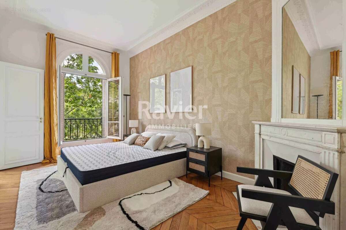 Appartement à PARIS-7E