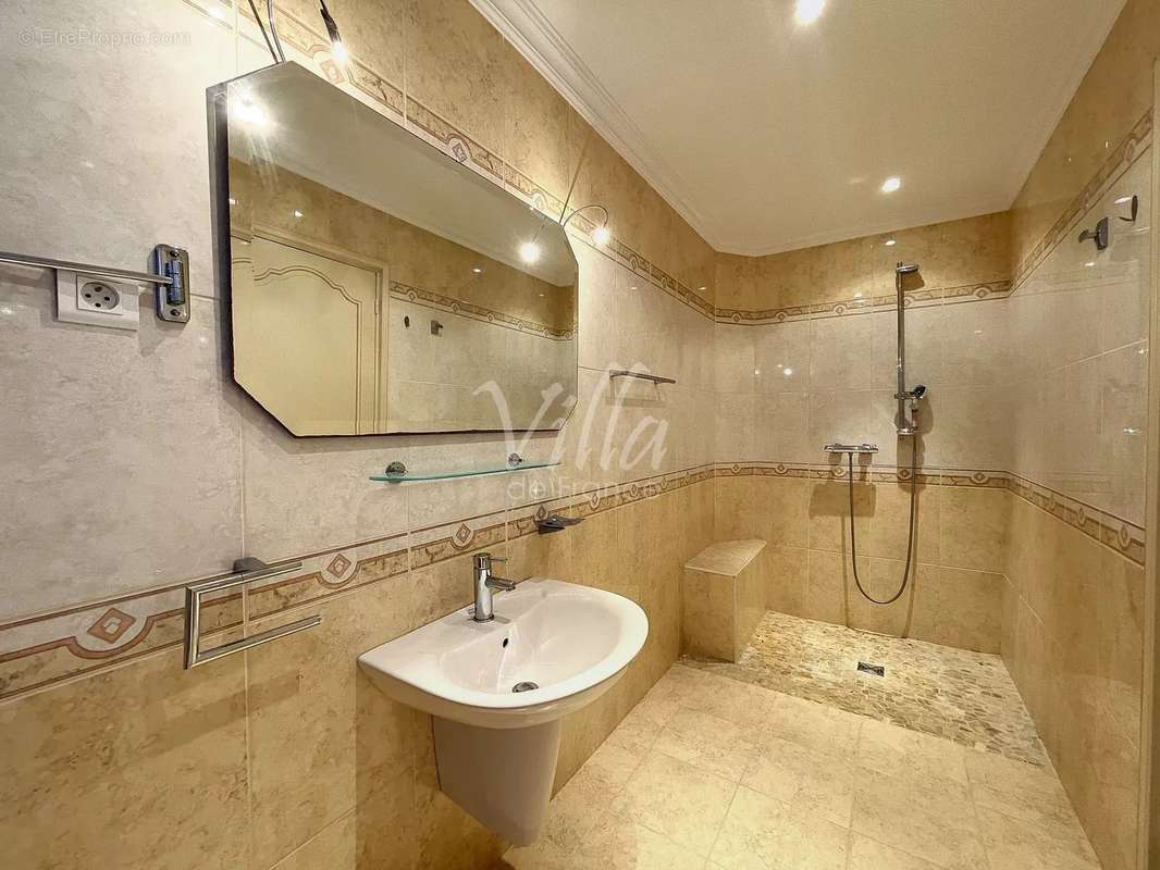 Maison à MANDELIEU-LA-NAPOULE