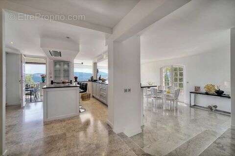 Maison à MANDELIEU-LA-NAPOULE