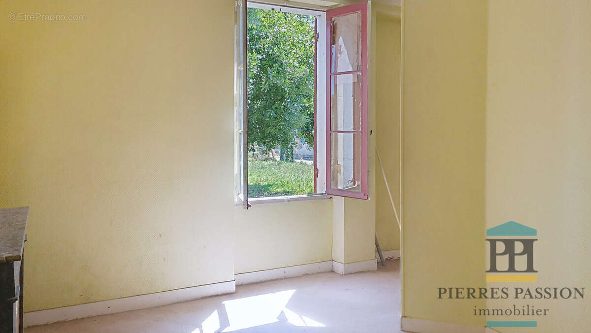 Maison à SAINT-PIERRE-D'AURILLAC