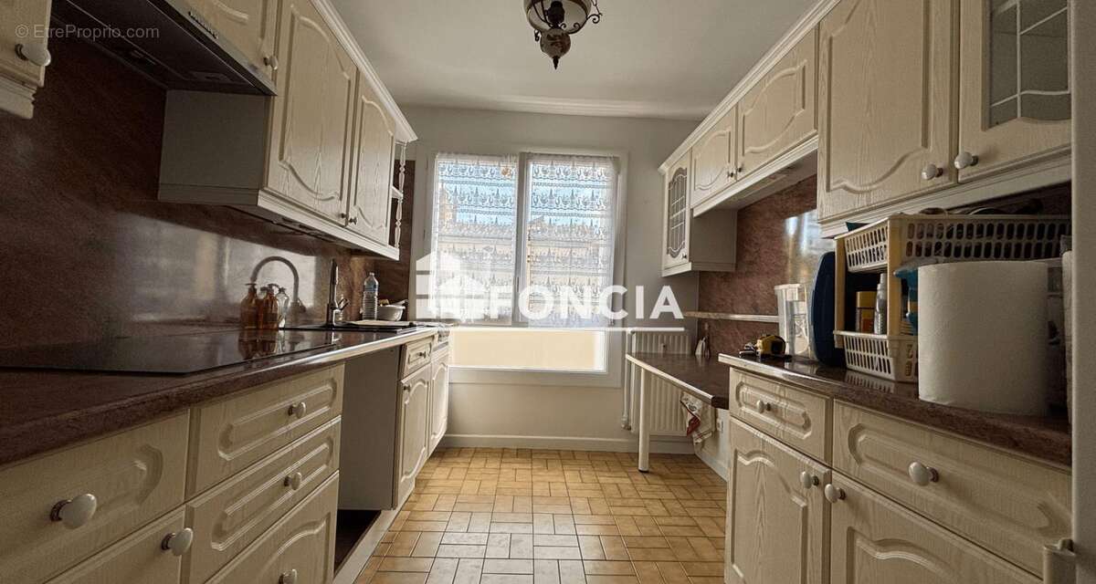 À vendre – Superbe T3 de 72 m² avec garage et vue imprenable – Résidence du IV Septembre à Agen - photo 3