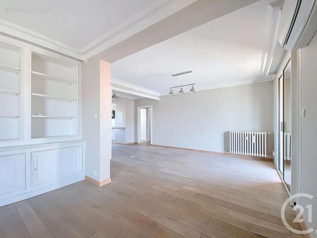 Appartement à VILLENEUVE-LES-AVIGNON