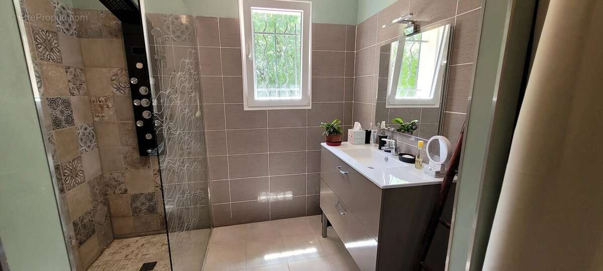 Maison à MONTAIGU-DE-QUERCY