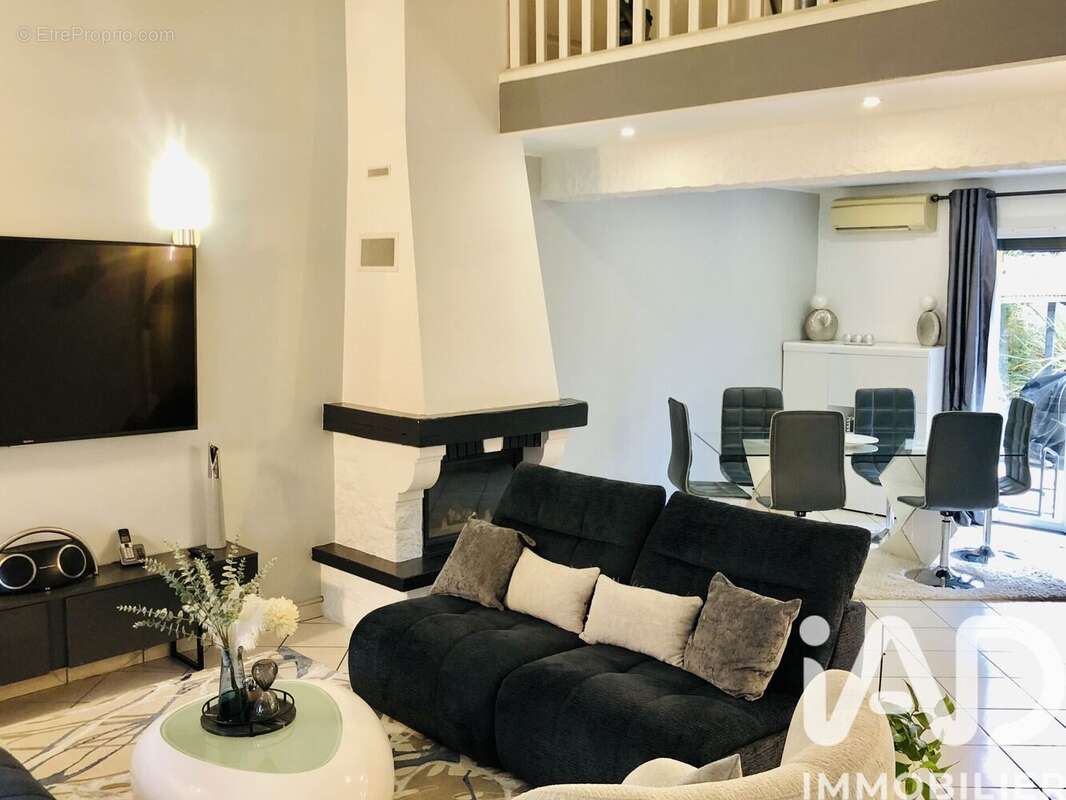 Photo 2 - Maison à SAVIGNY-LE-TEMPLE