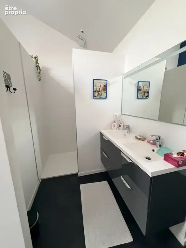 Maison familiale rénovée avec piscine sur parcelle de 978 m2 - photo 12