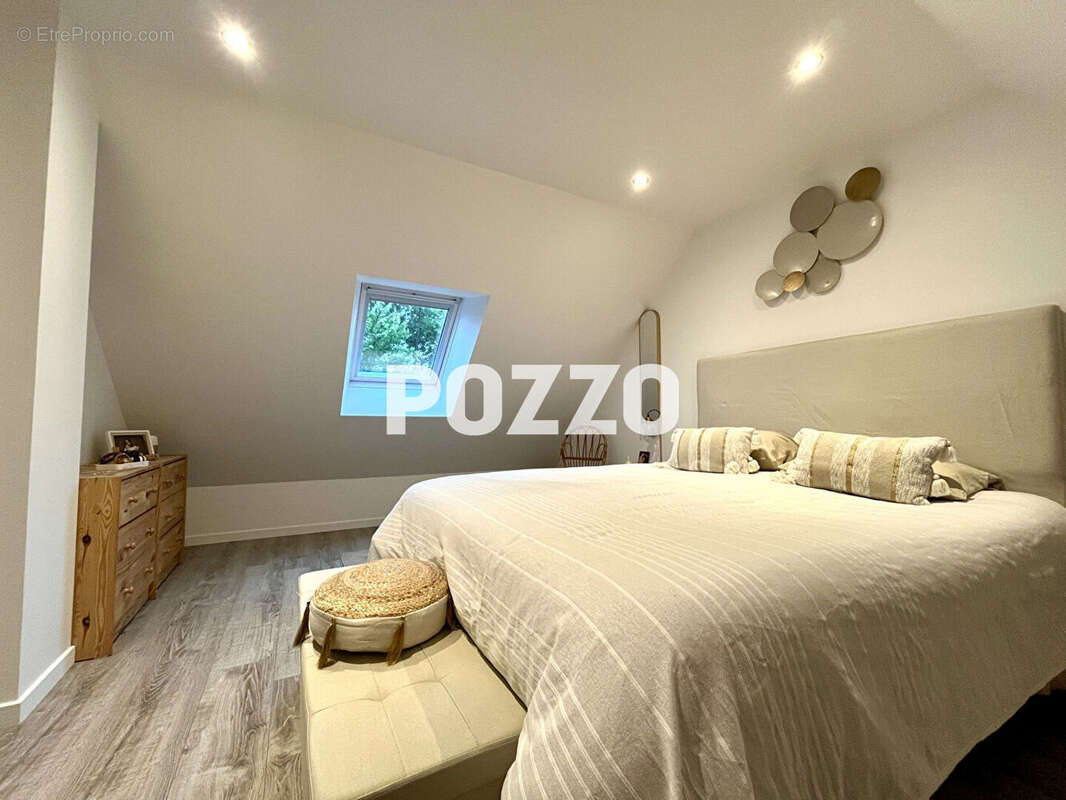 Maison Saint Planchers 6 pièce(s) 110 m2 sur 845m² - photo 11