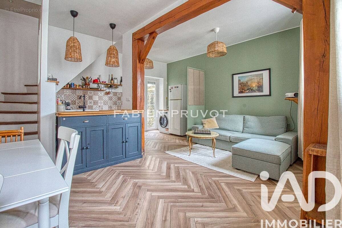 Photo 1 - Maison à CHANTELOUP-LES-VIGNES