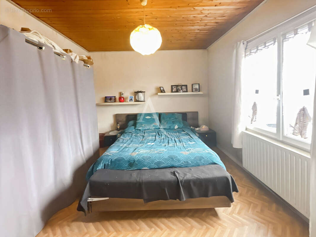 Maison à CHAMPAGNE-LES-MARAIS