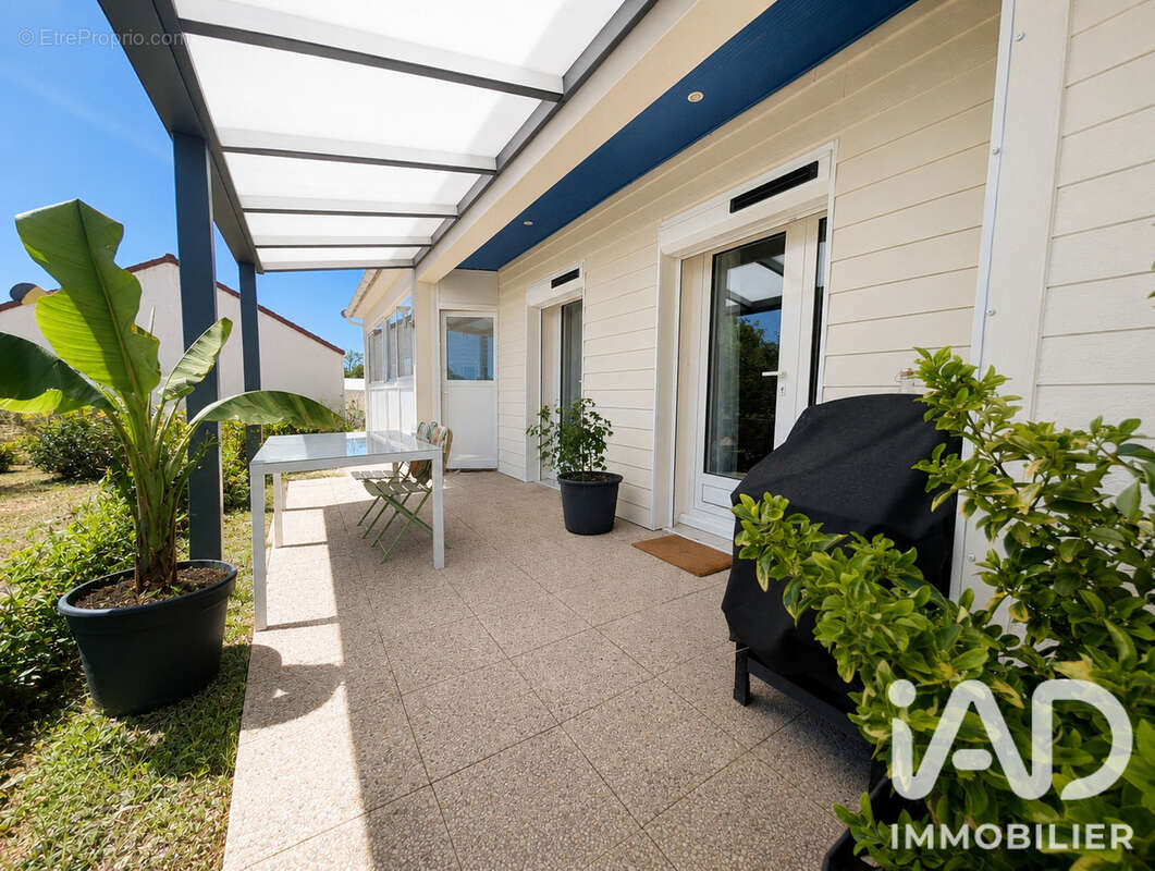 Maison 115 m² à La Celle-Sous-Gouzon  - photo 2