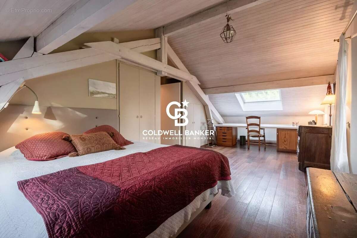 Maison à VETRAZ-MONTHOUX