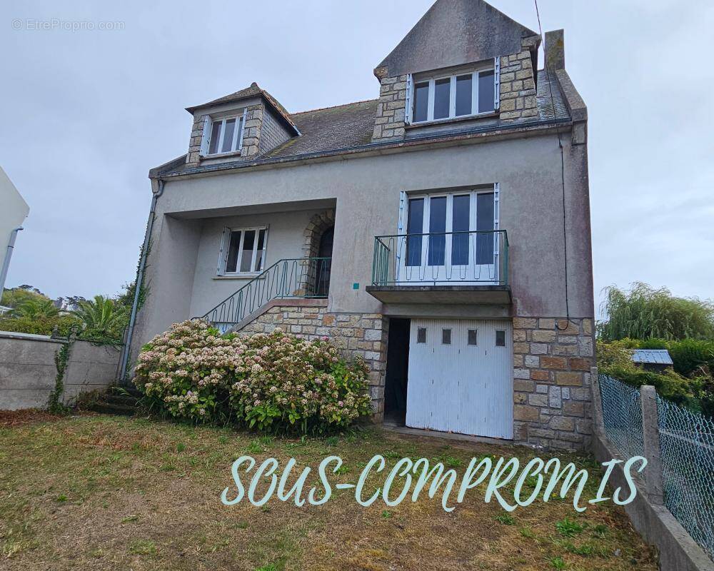 Maison à CAMARET-SUR-MER