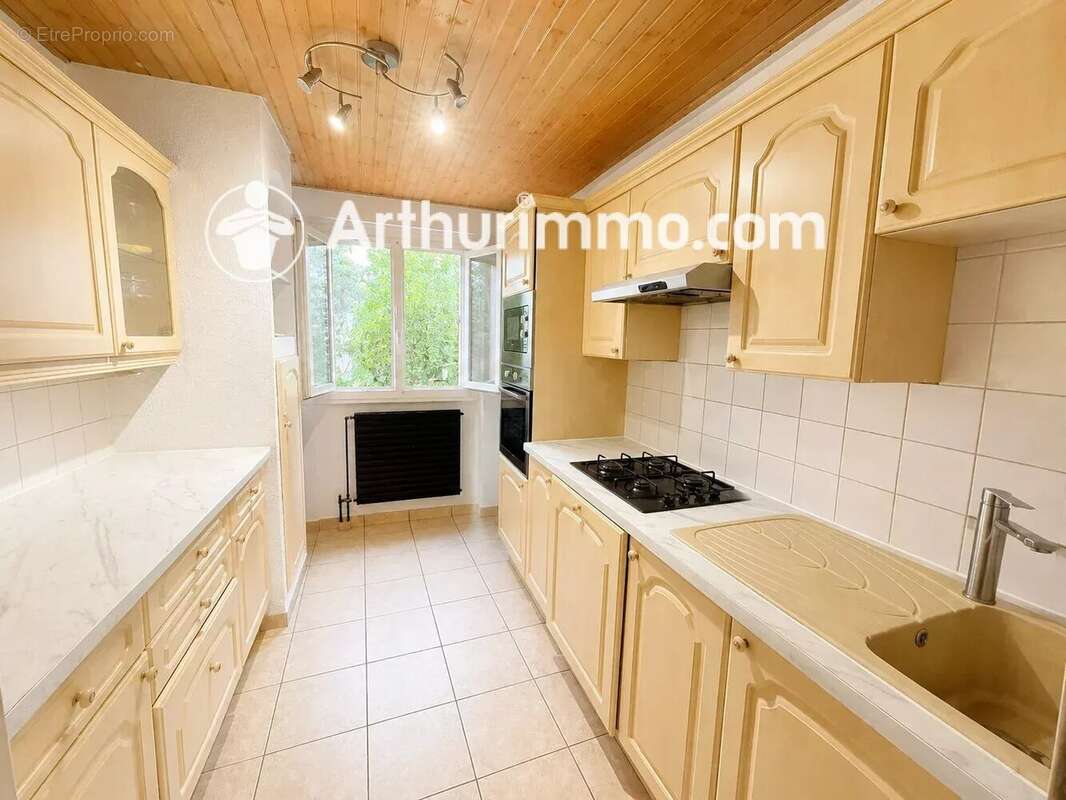 Appartement à GRIGNY