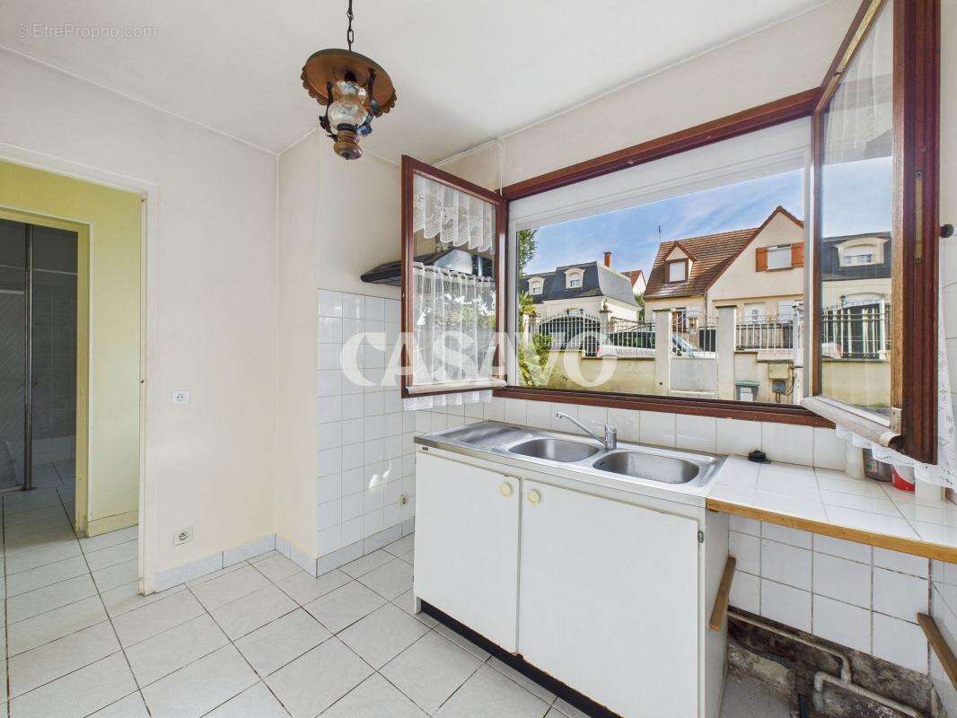 Maison à CHENNEVIERES-SUR-MARNE