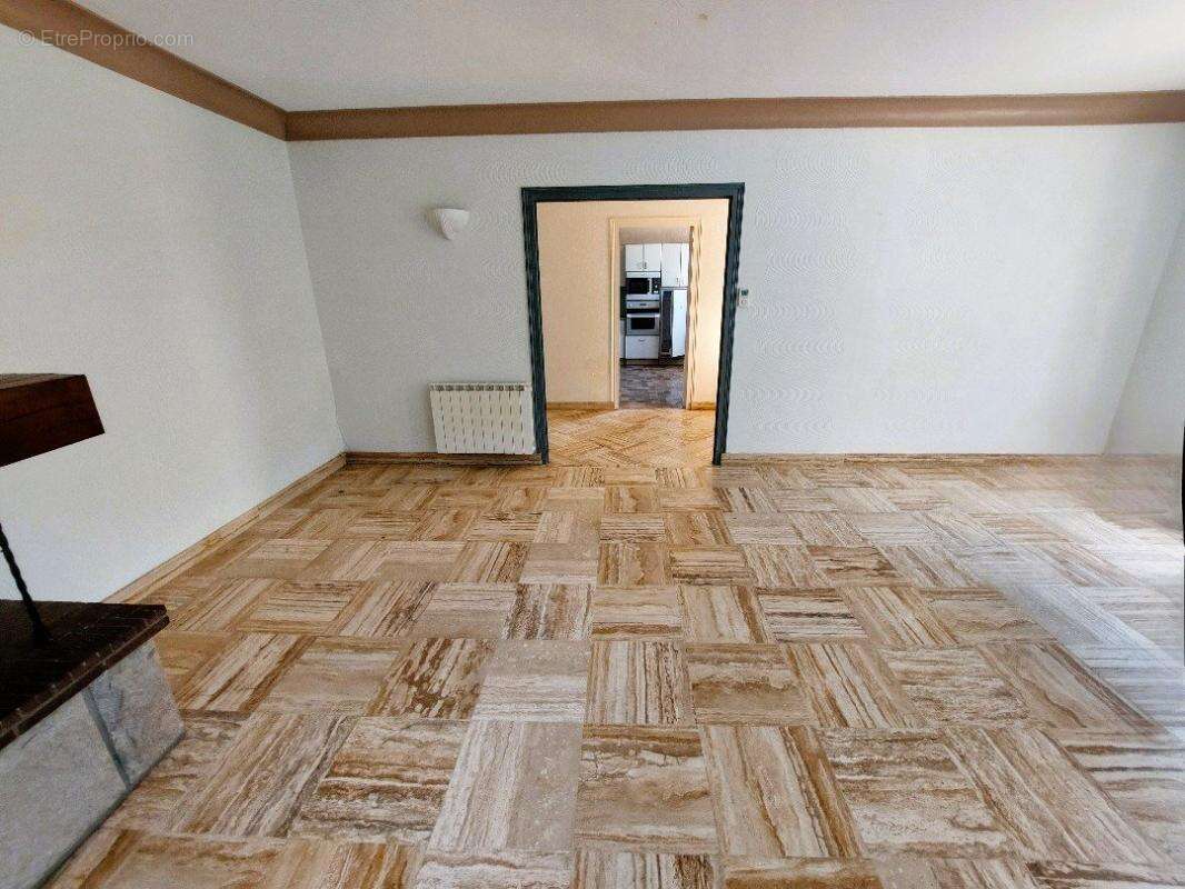 Maison à VERNIX
