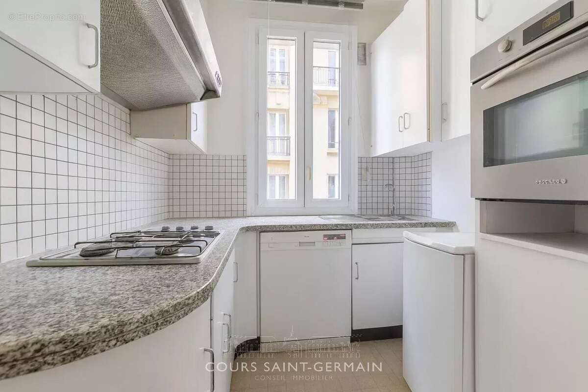 Appartement à PARIS-14E