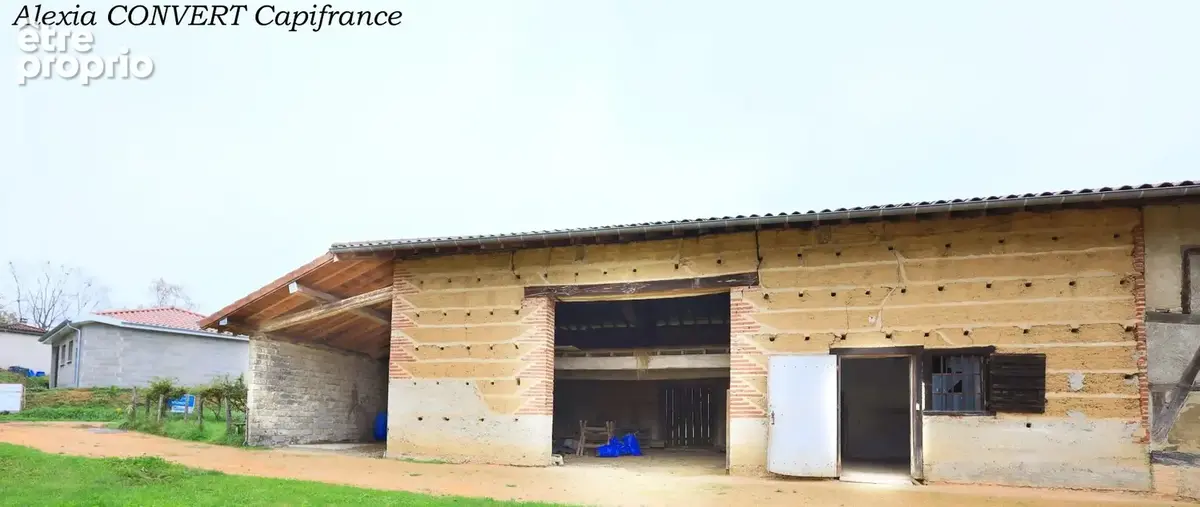 Bâtisse à vendre 5 pièces + abris proche de MEZERIAT (01) terrain 1320m² constructible - photo 1