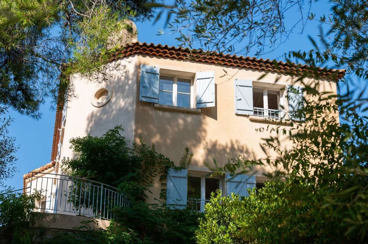 Maison à CARQUEIRANNE