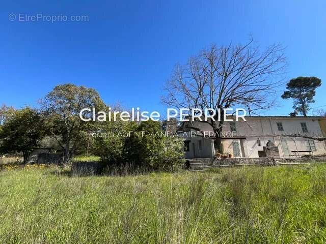 EXCLUSIVITÉ – PROPRIÉTÉ SAINT-ANTONIN-DU-VAR 100m2 habitables et 300m2 aménageables - photo 5