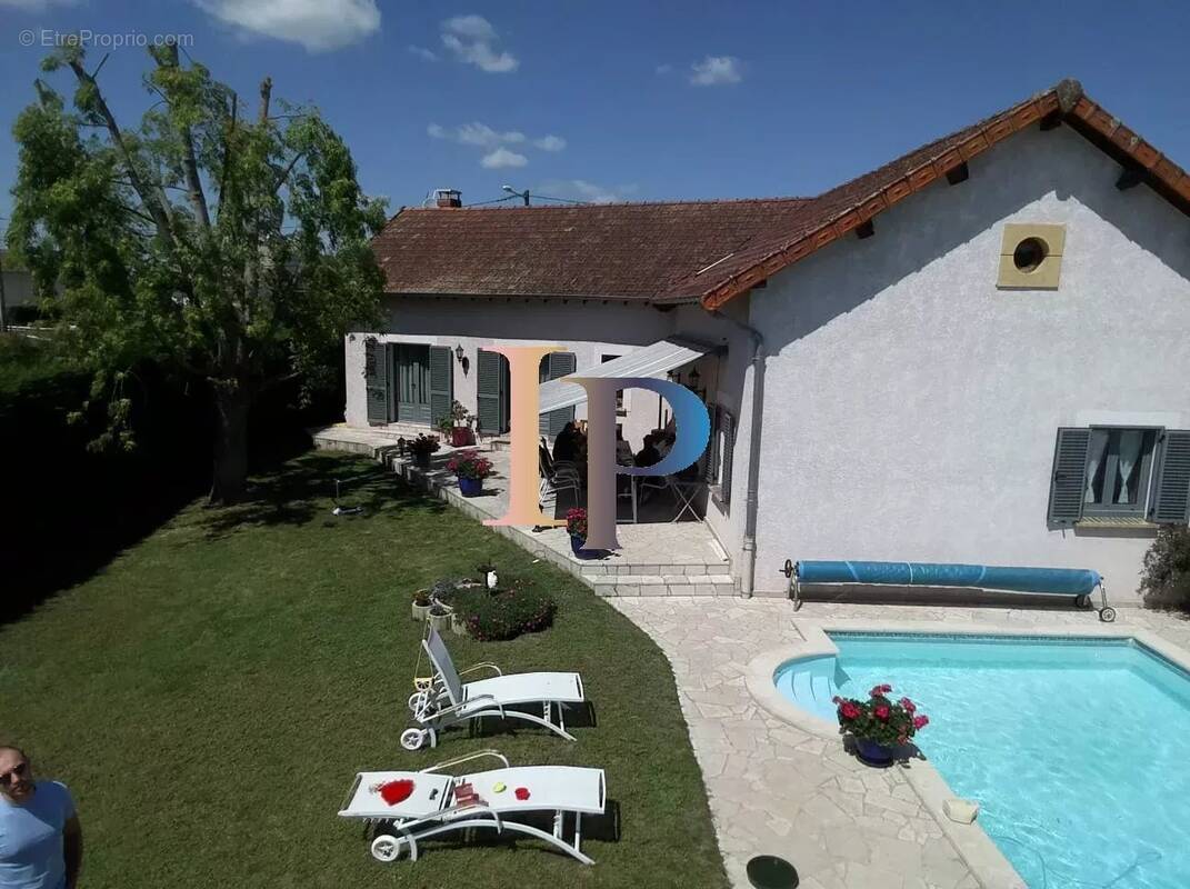 Maison à PARAY-LE-MONIAL