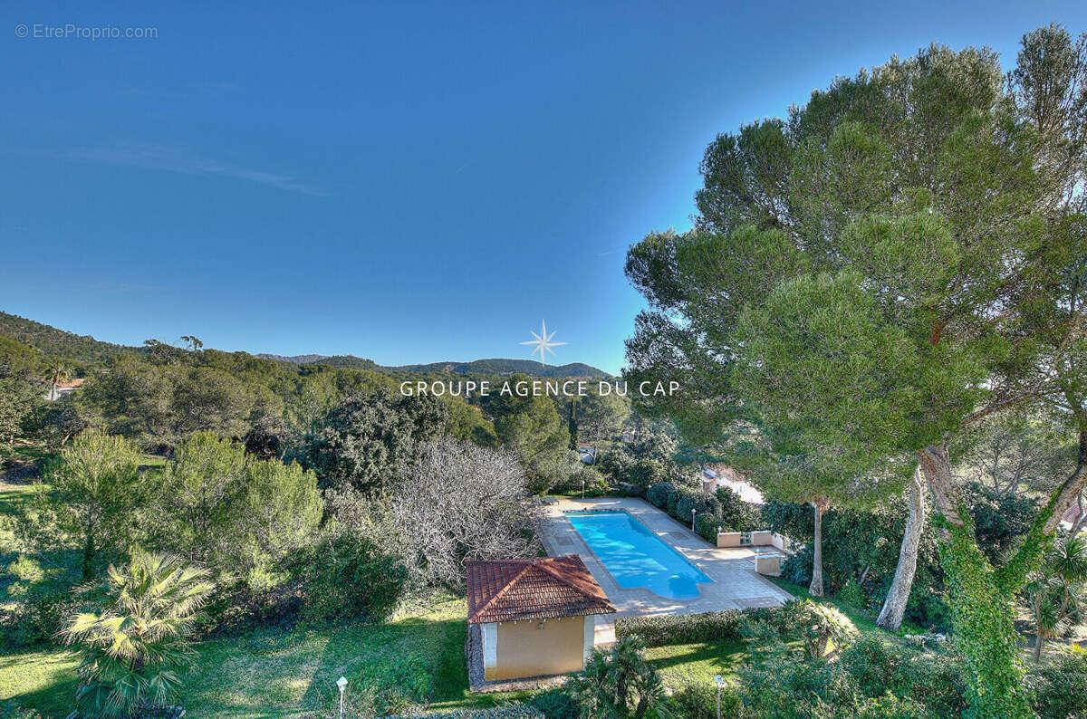 Appartement d'exception à Boulouris 5 pièce(s) 295 m2 vue mer Belle Epoque - photo 6