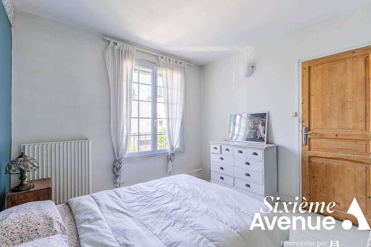 Maison à SAVIGNY-SUR-ORGE