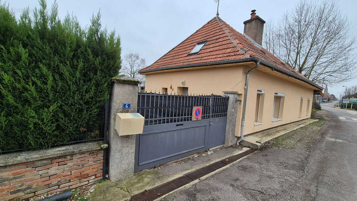 Maison à FRONTENARD