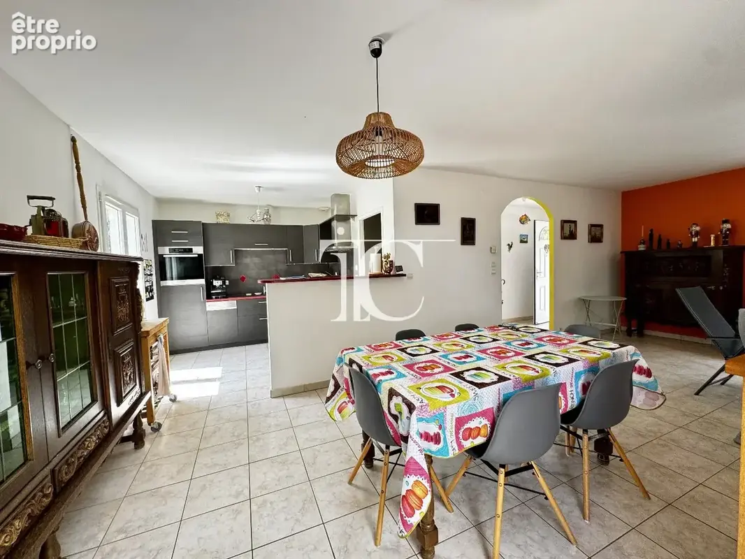 Villa 97m² sur 4203m² de terrain avec un chalet et dependances - photo 6
