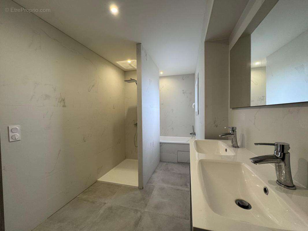 Villa avec piscine et garage - PINET - photo 6