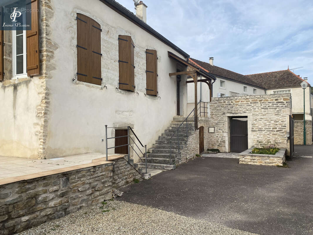 Maison à SANTENAY