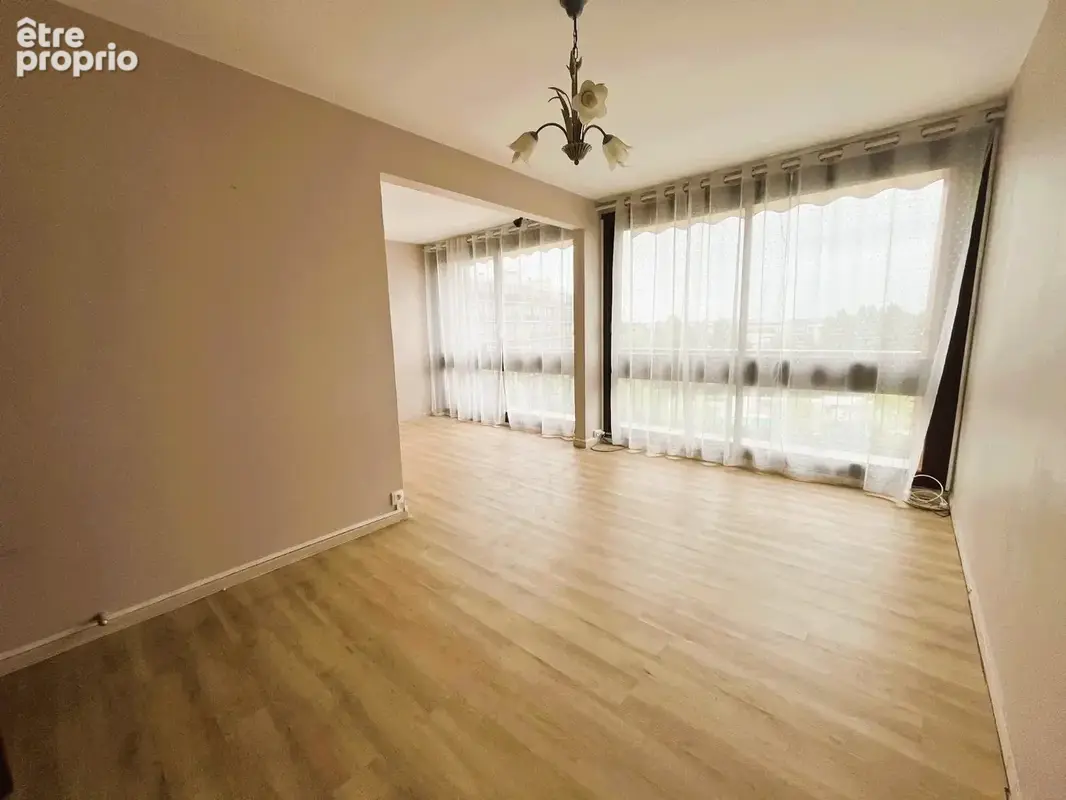 Appartement 65 m² à Fontenay-Le-Fleury  - photo 4